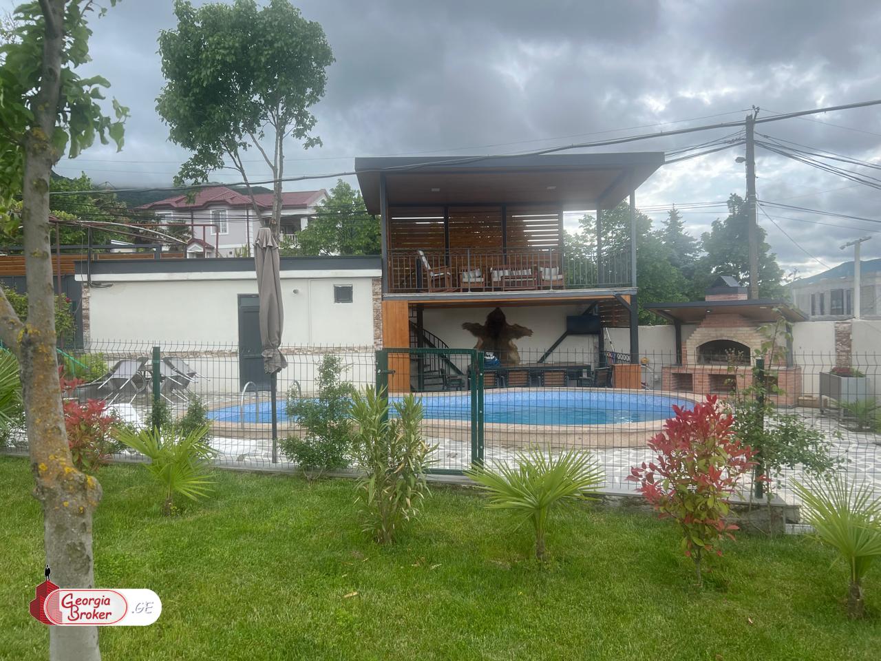 в аренду дом с новым ремонтом 9-комнат